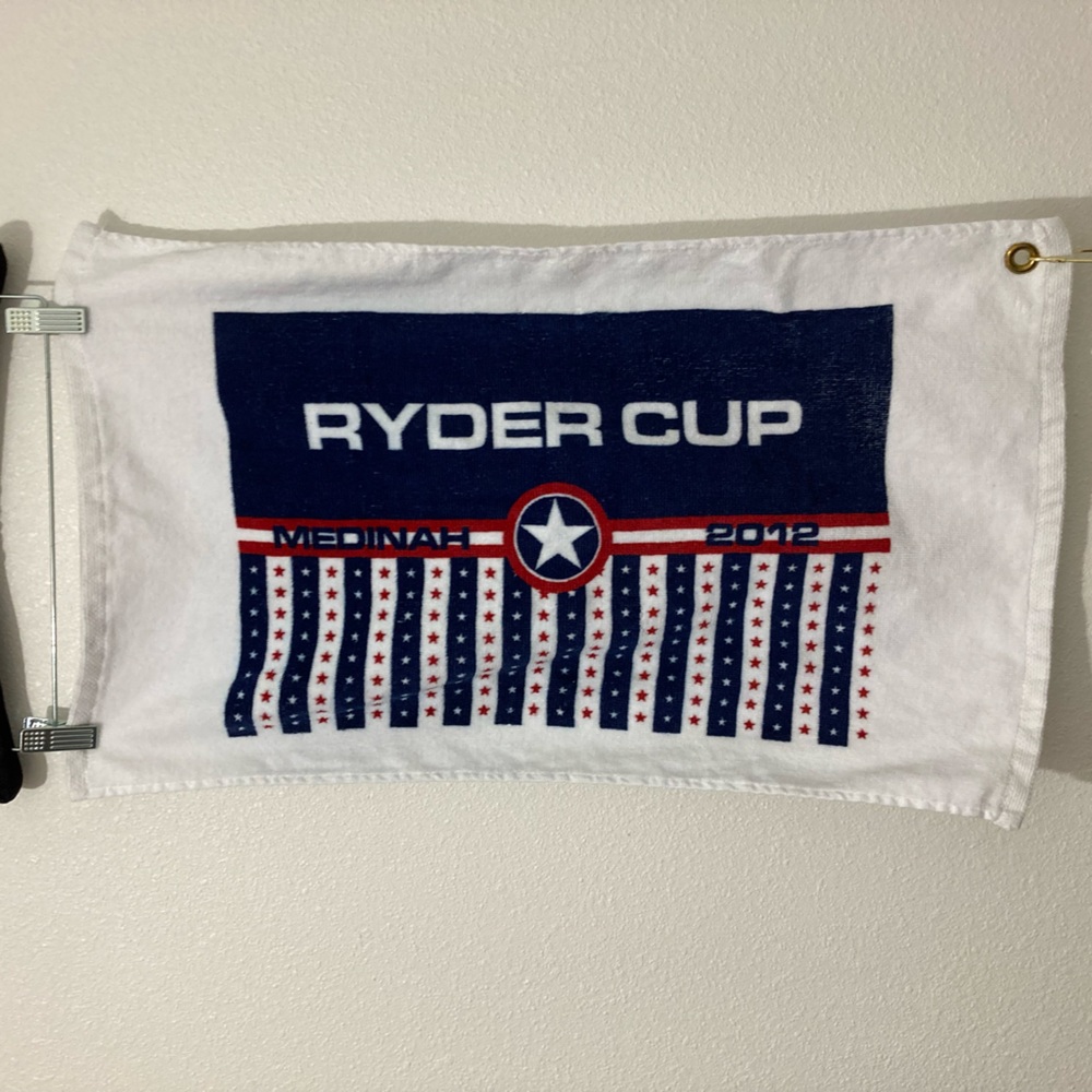 2012 Ryder Cup Medinah Golf Club Ball Cleaning Fans Display Devant Sports Towels